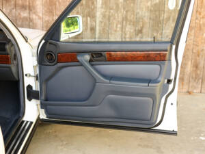 Bild 31/70 von BMW 735i (1991)