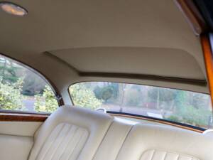 Image 34/50 of Bentley S 3 Continental (1962)