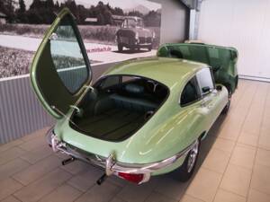 Bild 8/21 von Jaguar E-Type (2+2) (1969)