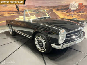 Image 13/46 de Mercedes-Benz 280 SL (1970)