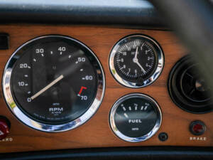 Image 24/49 de Triumph Stag (1977)