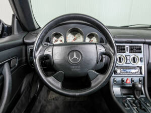 Image 4/47 de Mercedes-Benz SLK 200 (1999)