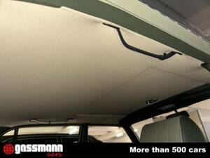 Bild 13/15 von Mercedes-Benz 200 (1983)