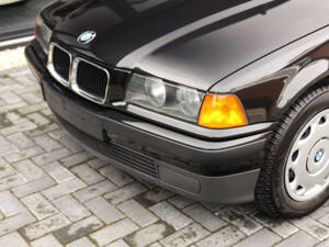 Afbeelding 25/99 van BMW 320i (1996)