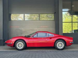 Image 6/35 of Ferrari Dino 246 GT (1968)