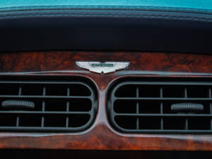 Bild 26/37 von Aston Martin DB 7 Volante (1998)