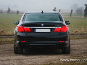 Afbeelding 16/23 van BMW 750i (2009)