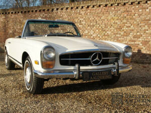 Image 23/50 of Mercedes-Benz 280 SL (1970)