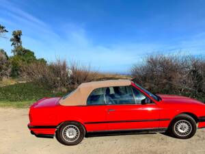 Image 2/6 de BMW 318i (1991)