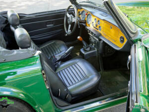 Image 12/52 of Triumph TR 6 (1973)