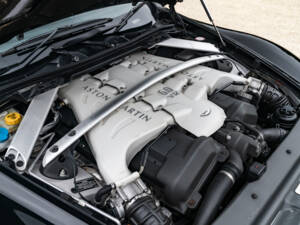 Image 32/36 of Aston Martin DBS (2008)