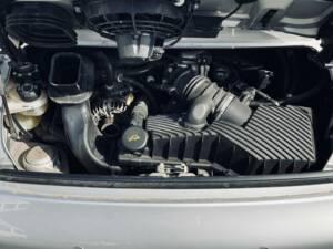 Image 28/39 of Porsche 911 Carrera 4S (2002)