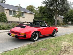 Image 16/20 of Porsche 911 Carrera 3.2 (1984)