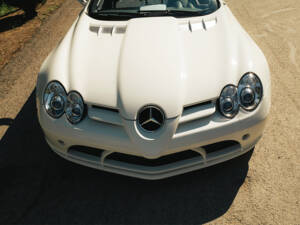 Image 9/17 of Mercedes-Benz SLR McLaren (2008)