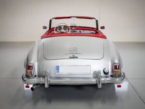 Image 3/39 of Mercedes-Benz 190 SL (1962)