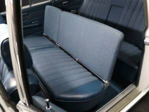 Bild 16/30 von Mercedes-Benz 230 lang (1973)