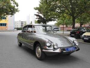 Imagen 2/22 de Citroën DS 21 Pallas (1966)