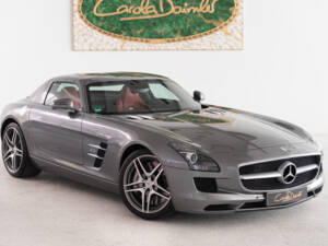 Image 15/56 de Mercedes-Benz SLS AMG (2011)