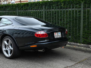 Image 23/51 of Jaguar XKR (2003)