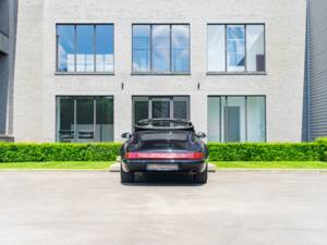 Image 16/38 of Porsche 911 Carrera 2 (1992)