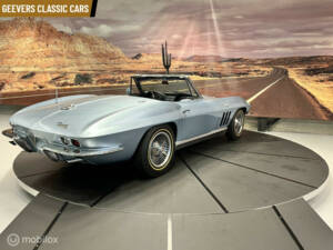 Image 6/33 of Chevrolet Corvette Sting Ray Convertible (1966)