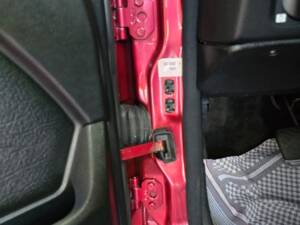 Imagen 18/69 de Mercedes-Benz 190 E 1.8 (1991)
