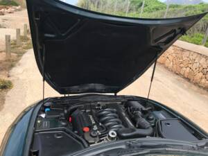 Image 5/22 of Jaguar XK8 4.0 (1996)