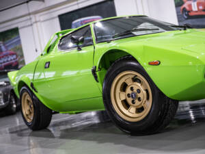 Image 16/44 of Lancia Stratos HF Stradale (1974)