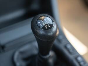 Image 45/50 of BMW 320i (1989)