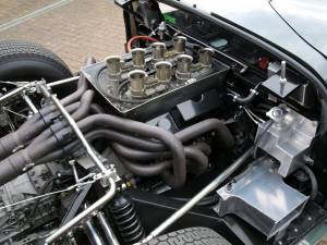 Image 4/31 of Ford GT40 (1965)