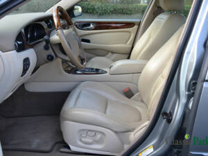 Image 11/50 of Jaguar XJ 8 3.5 (2003)