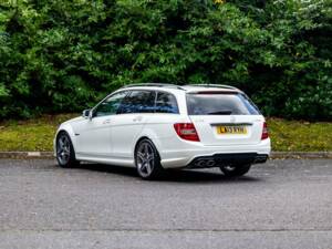 Image 4/50 of Mercedes-Benz C 63 AMG T (2013)