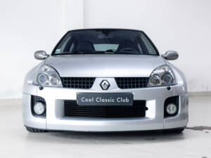 Imagen 2/32 de Renault Clio II V6 (2003)