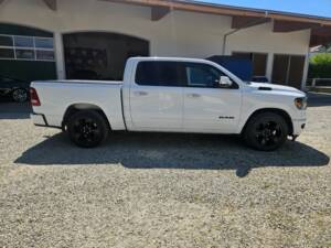 Image 4/62 of Dodge Ram 1500 (2020)