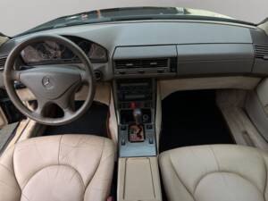 Imagen 10/22 de Mercedes-Benz SL 500 (2001)