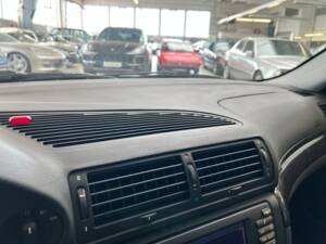 Immagine 18/48 di BMW 740i (2001)