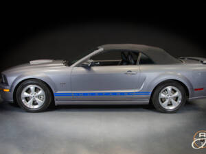 Image 26/27 de Ford Mustang GT (2005)