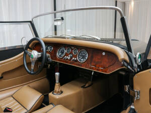 Image 8/18 of Morgan Plus 8 (2003)