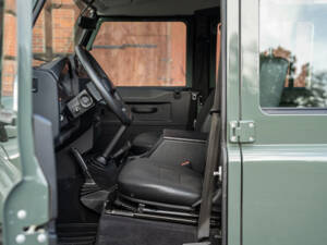 Image 25/46 de Land Rover Defender 110 (2013)