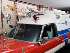 Image 12/50 of Cadillac Fleetwood 60 Ambulance (1975)