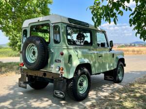 Bild 3/19 von Land Rover Defender 90 Heritage (2015)