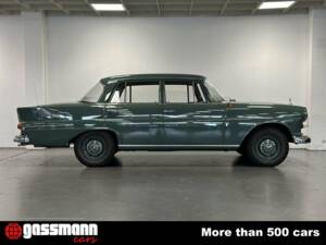 Imagen 5/15 de Mercedes-Benz 190 c (1964)