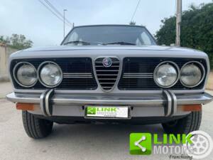 Imagen 3/10 de Alfa Romeo Alfetta 1.8 (1972)