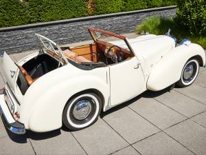 Image 7/42 of Triumph 1800 Roadster (1948)