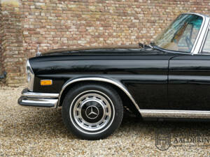 Image 14/50 de Mercedes-Benz 280 SE 3,5 (1971)