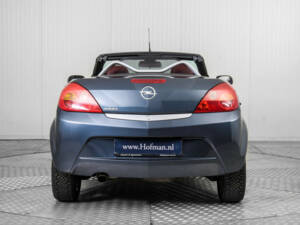 Image 13/50 of Opel Tigra TwinTop 1.4 Twinport (2006)