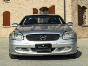 Image 3/48 of Mercedes-Benz SLK 320 (2001)