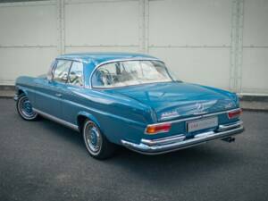 Image 15/54 of Mercedes-Benz 280 SE 3,5 (1968)