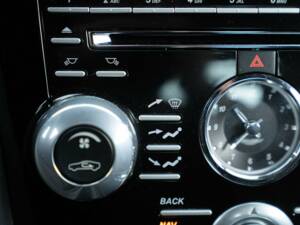 Afbeelding 46/50 van Aston Martin V8 Vantage S (2013)