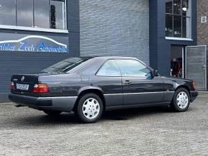 Image 13/68 of Mercedes-Benz 320 CE (1993)